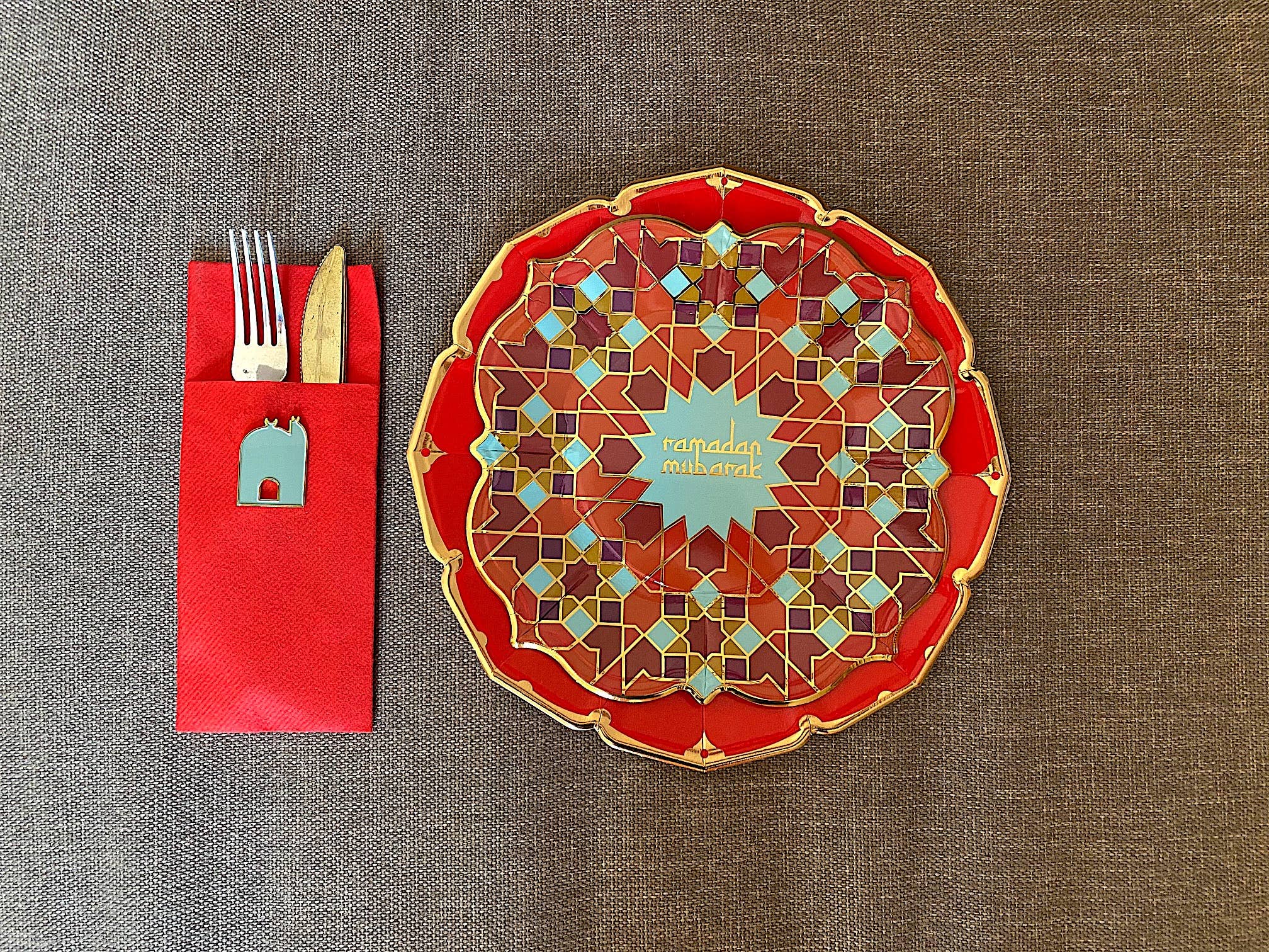 8 Geometric Ramadan Lunch Plates